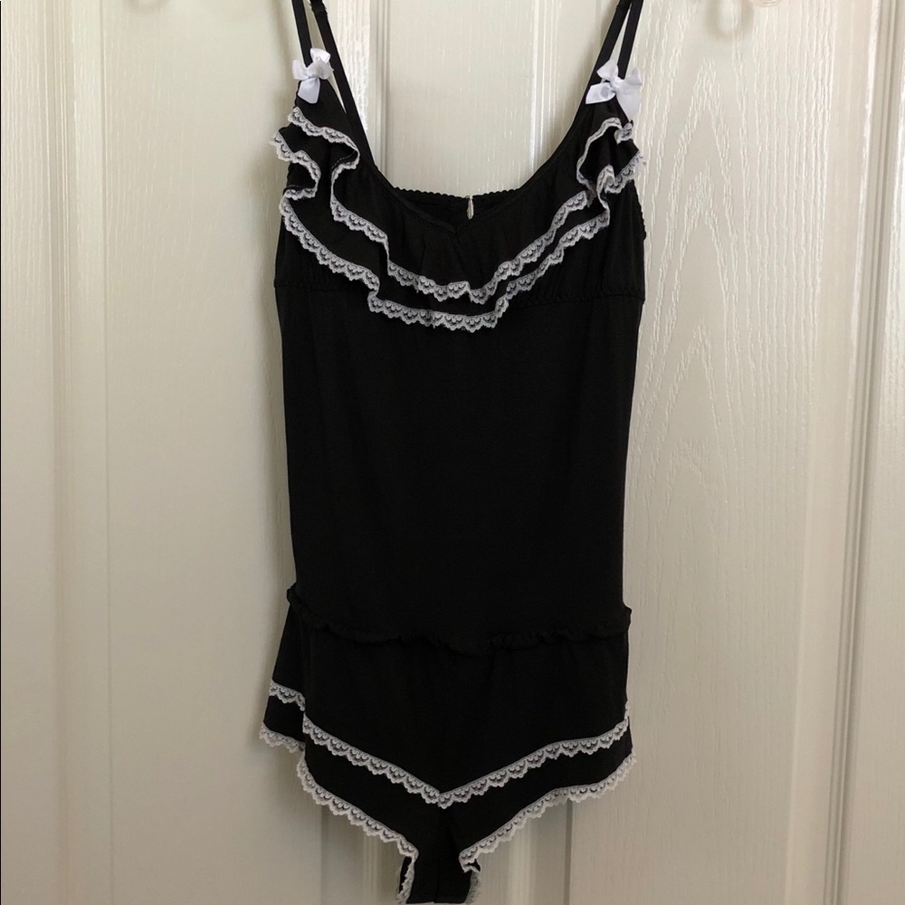 EUC Victoria’s Secret S B/W Sexy Little Thing 😍